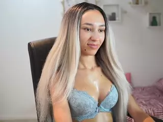 AmaiLiuu's Live Sex Cam Show