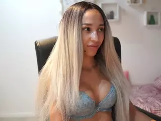 AmaiLiuu's Live Sex Cam Show