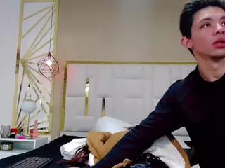 leo-andmilly's Live Sex Cam Show