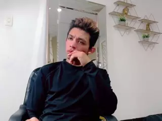 leo-andmilly's Live Sex Cam Show