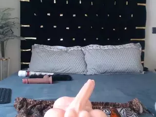 DominantEbony's Live Sex Cam Show