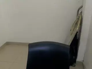 jullymessyy's Live Sex Cam Show