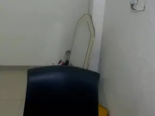 jullymessyy's Live Sex Cam Show
