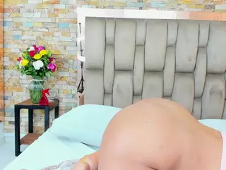 Ximena-Case's Live Sex Cam Show