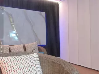 Scarlet's Live Sex Cam Show