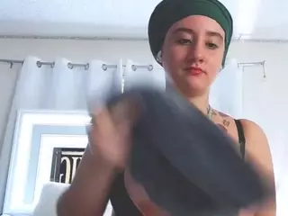 adafontaine18's Live Sex Cam Show