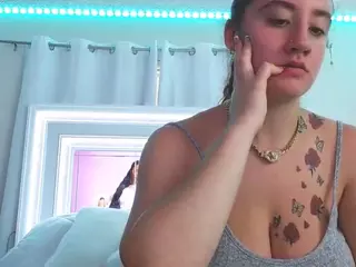 adafontaine18's Live Sex Cam Show