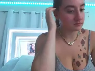 adafontaine18's Live Sex Cam Show