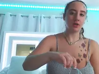 adafontaine18's Live Sex Cam Show