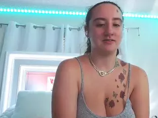 adafontaine18's Live Sex Cam Show
