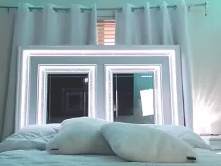 adafontaine18's Live Sex Cam Show