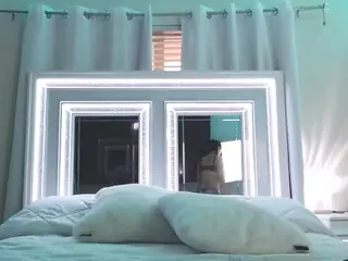 adafontaine18's Live Sex Cam Show