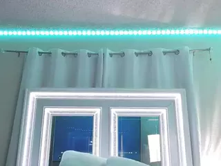 adafontaine18's Live Sex Cam Show