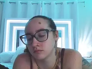 adafontaine18's Live Sex Cam Show