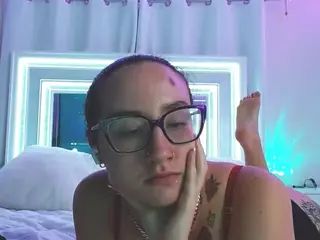 adafontaine18's Live Sex Cam Show