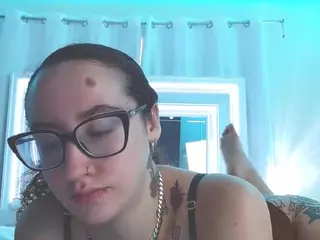 adafontaine18's Live Sex Cam Show