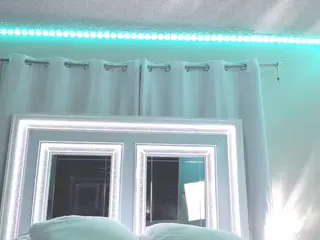adafontaine18's Live Sex Cam Show