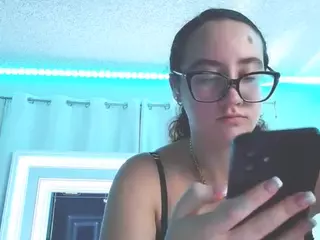 adafontaine18's Live Sex Cam Show