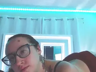 adafontaine18's Live Sex Cam Show