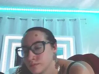 adafontaine18's Live Sex Cam Show