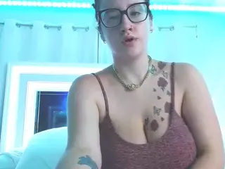 adafontaine18's Live Sex Cam Show