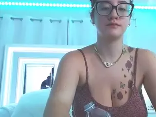 adafontaine18's Live Sex Cam Show