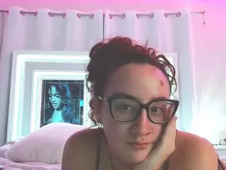 adafontaine18's Live Sex Cam Show