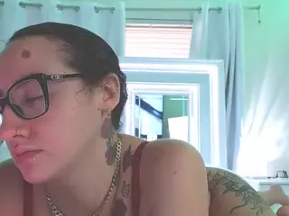 adafontaine18's Live Sex Cam Show