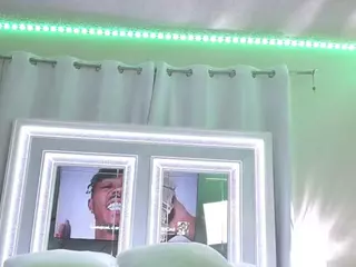 adafontaine18's Live Sex Cam Show