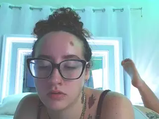adafontaine18's Live Sex Cam Show
