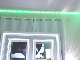 adafontaine18's Live Sex Cam Show