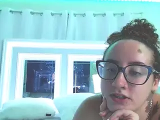 adafontaine18's Live Sex Cam Show