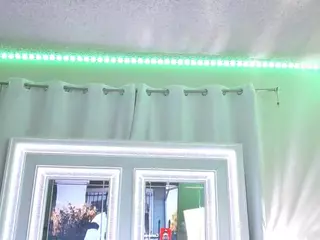 adafontaine18's Live Sex Cam Show