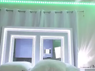 adafontaine18's Live Sex Cam Show