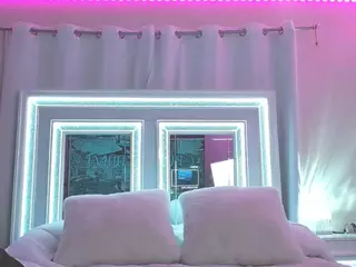 adafontaine18's Live Sex Cam Show