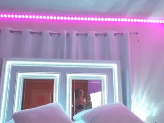 adafontaine18's Live Sex Cam Show
