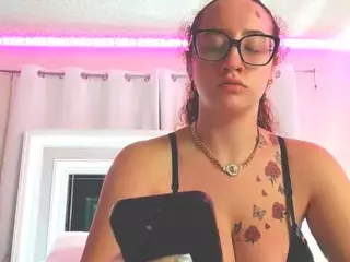 adafontaine18's Live Sex Cam Show