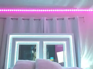 adafontaine18's Live Sex Cam Show