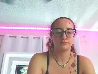 adafontaine18's Live Sex Cam Show