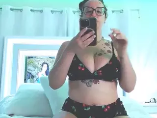 adafontaine18's Live Sex Cam Show