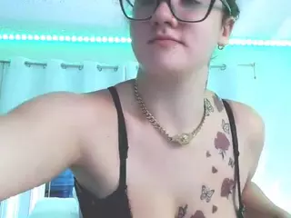 adafontaine18's Live Sex Cam Show