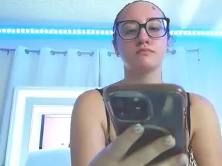 adafontaine18's Live Sex Cam Show