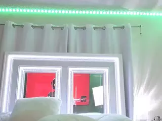 adafontaine18's Live Sex Cam Show