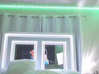 adafontaine18's Live Sex Cam Show