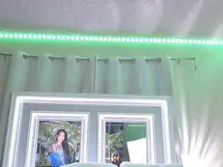 adafontaine18's Live Sex Cam Show