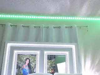 adafontaine18's Live Sex Cam Show