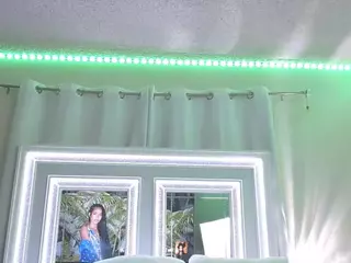 adafontaine18's Live Sex Cam Show
