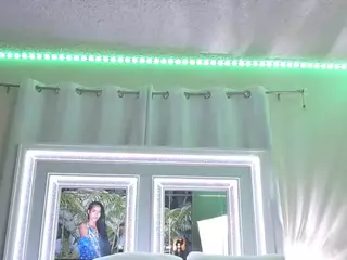 adafontaine18's Live Sex Cam Show
