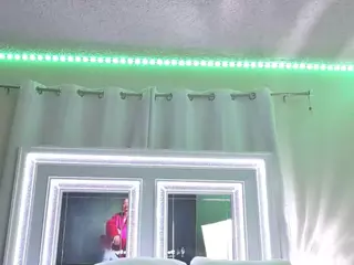 adafontaine18's Live Sex Cam Show