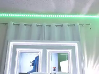adafontaine18's Live Sex Cam Show